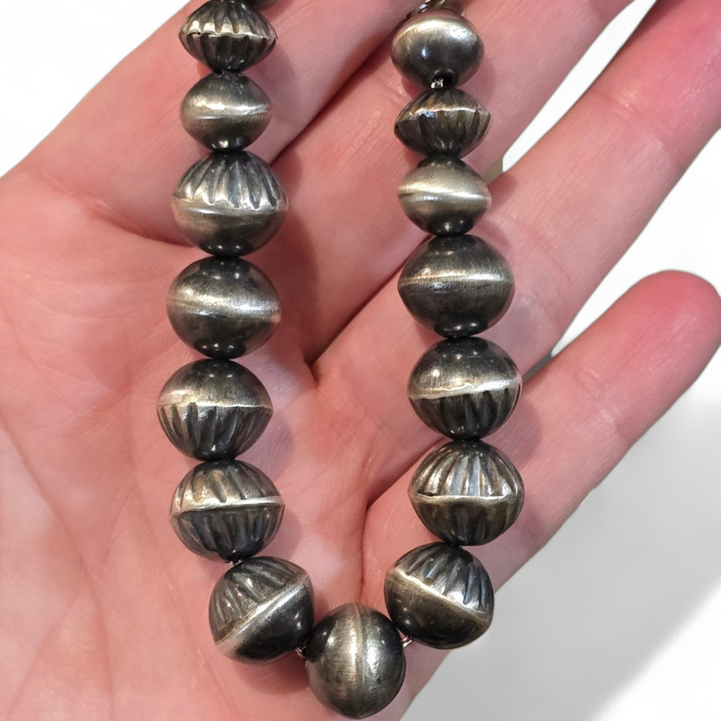 Virginia Tso Between 8 & 9mm Handmade Navajo Pearl Bracelet 8 inches