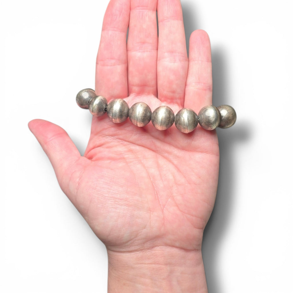 Virginia Tso 13mm & 14mm Handmade Navajo Pearl Bracelet 8.5 inches