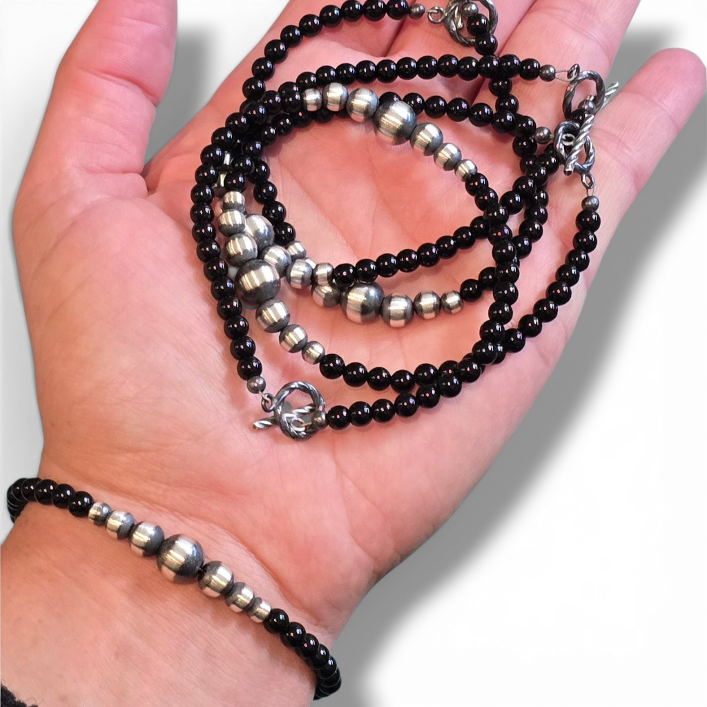 Black Onyx & Sterling Pearl Bracelet 7.5 inches (toggle clasp)