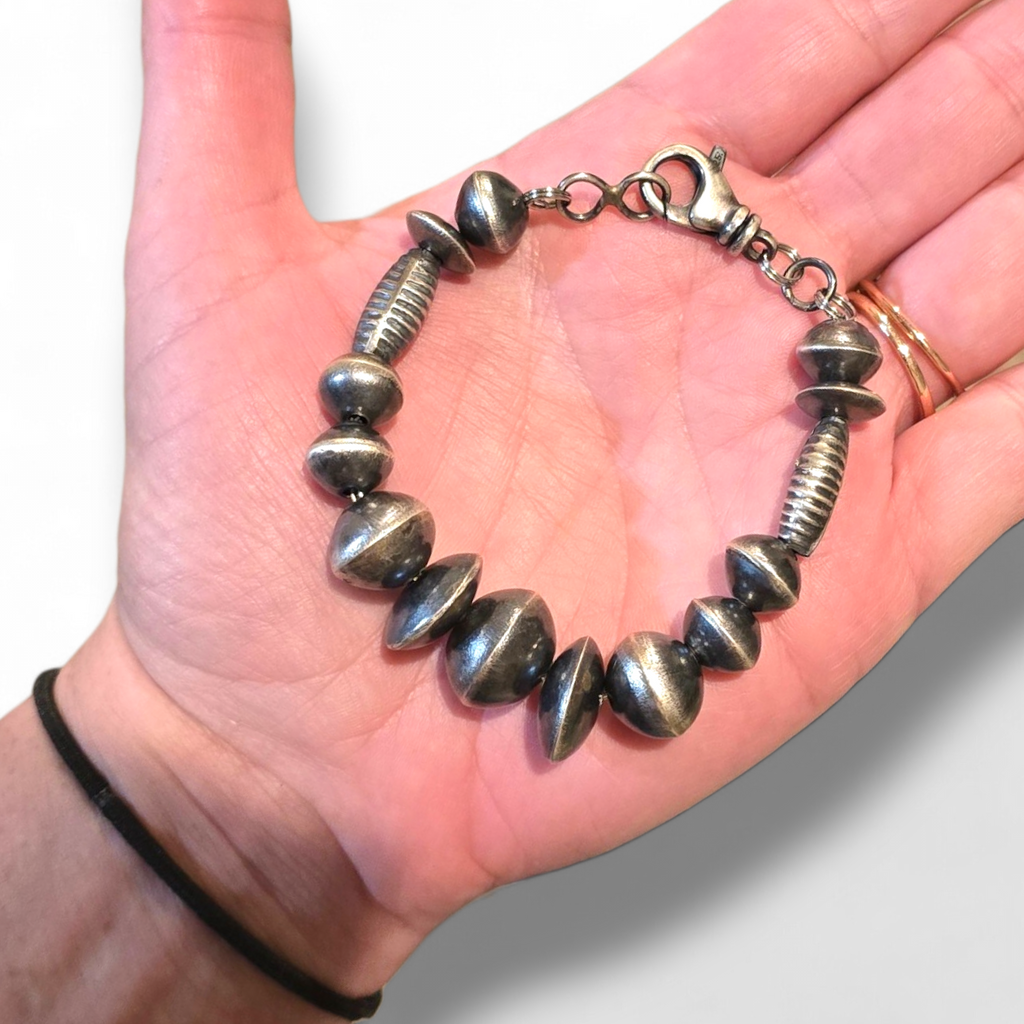 Virginia Tso 15mm Center Navajo  Pearl Surrounded by 13mm & 10mm Navajo Pearls Bracelet 7.5 inches