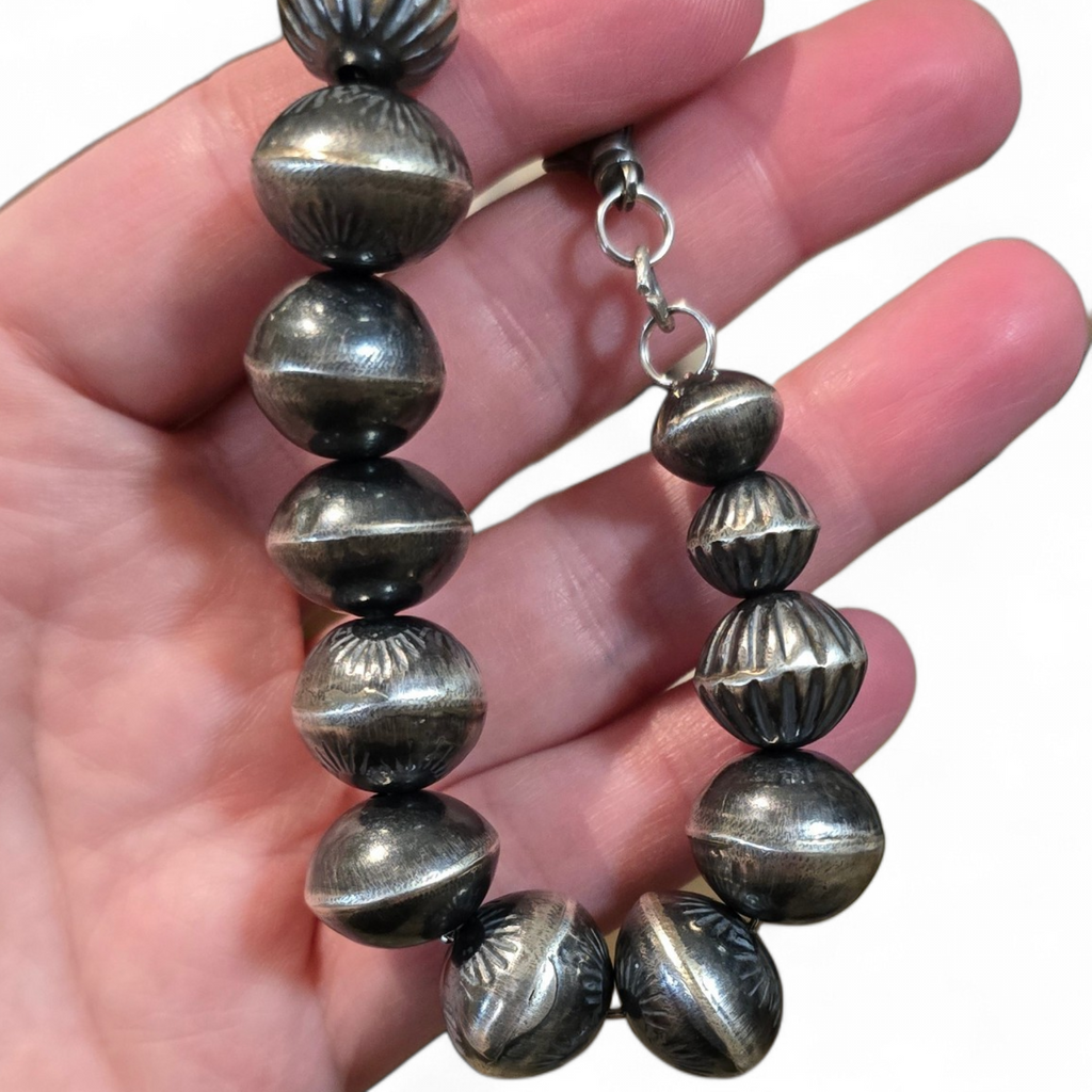 Virginia Tso 10mm & 11mm Handmade Navajo Pearl Bracelet 8 inches